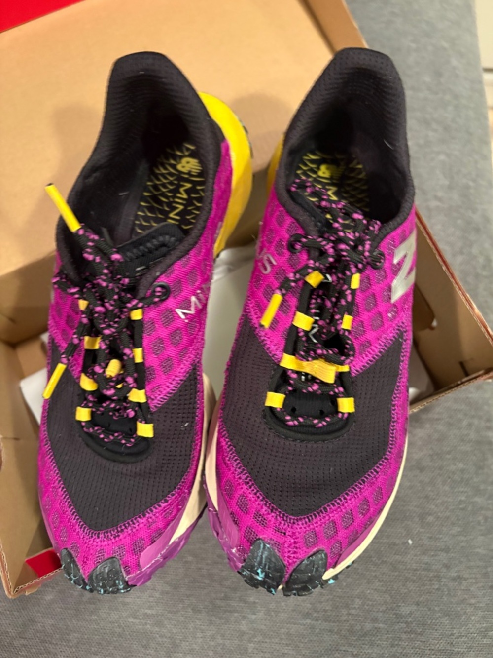 New Balance Minimus Trail Women's Athletic Sneaker Size 8 1/2 Wide